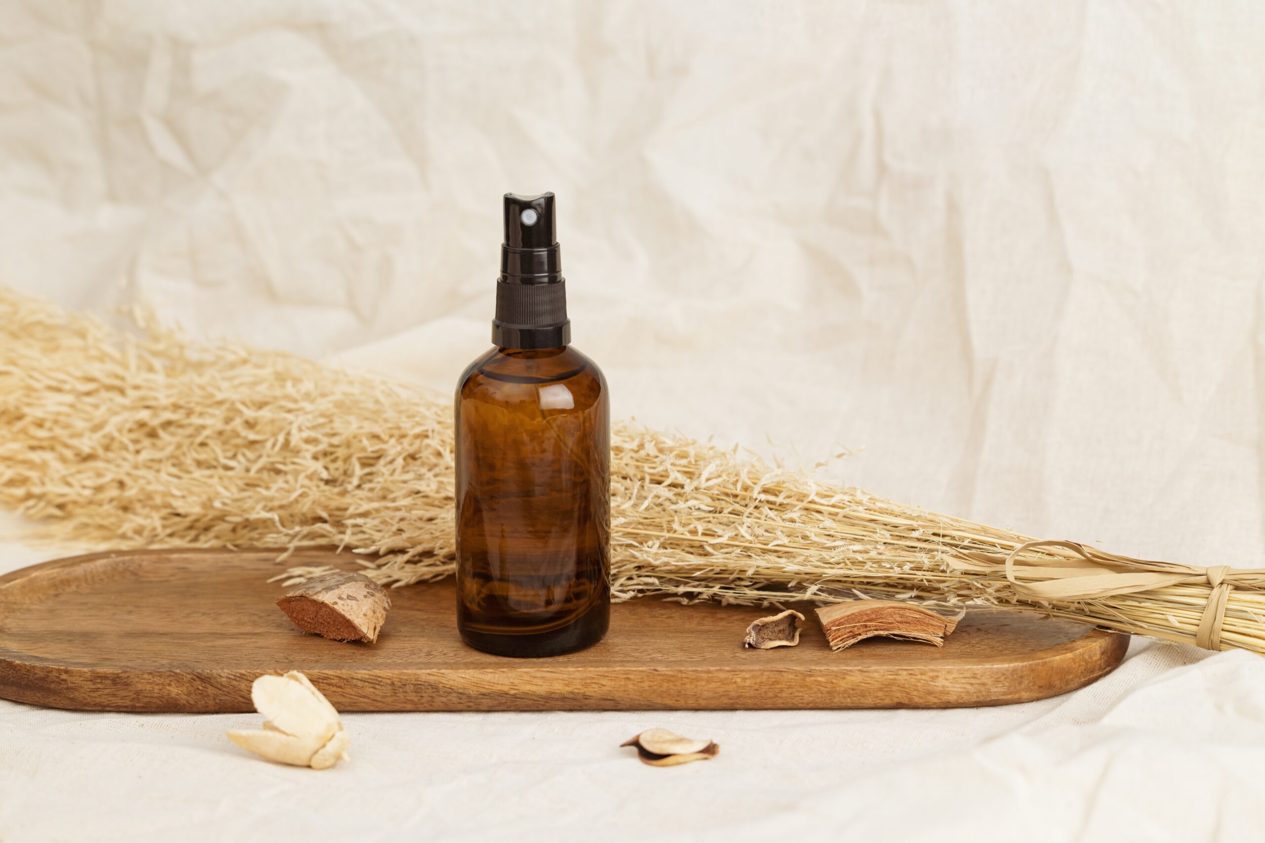 Aprenda a fazer um spray de ambiente natural, Como Afastar Insetos em Casa Usando Óleos Essenciais