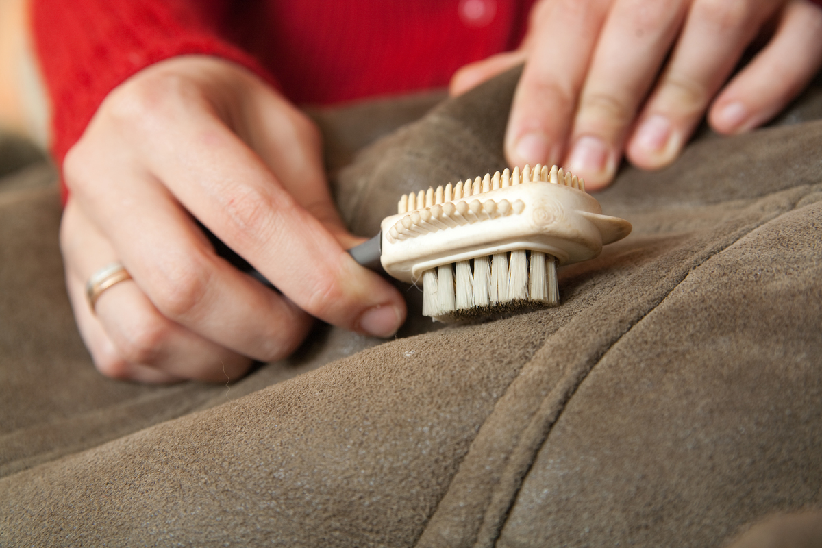 como tirar mancha de caneta da roupa